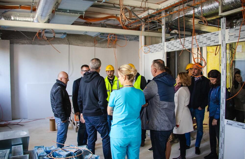 FOTO: Nové oddelenie bojnickej nemocnice získava svoje kontúry, foto 2