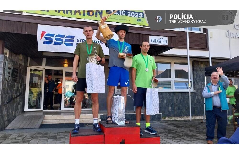 FOTO: Policajný superman si odbehol pre ďalšie víťazstvo, foto 2