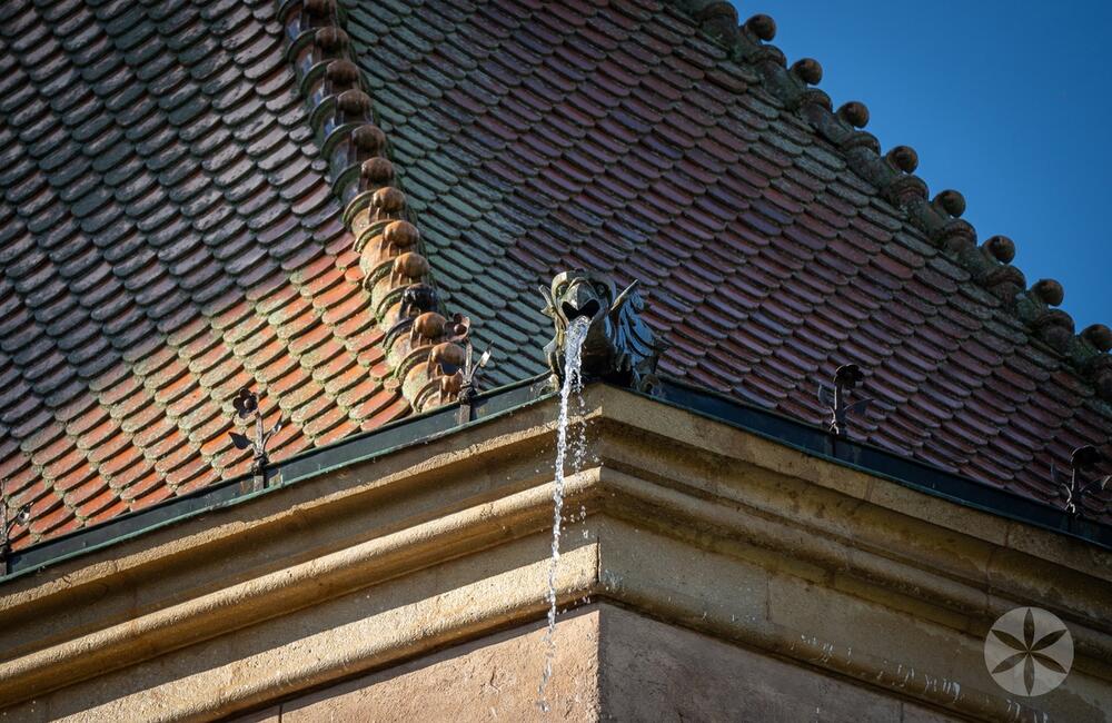 FOTO: Poplach na zámku. Jednu z najromantickejších pamiatok na Slovensku obsadili desiatky hasičov, foto 16
