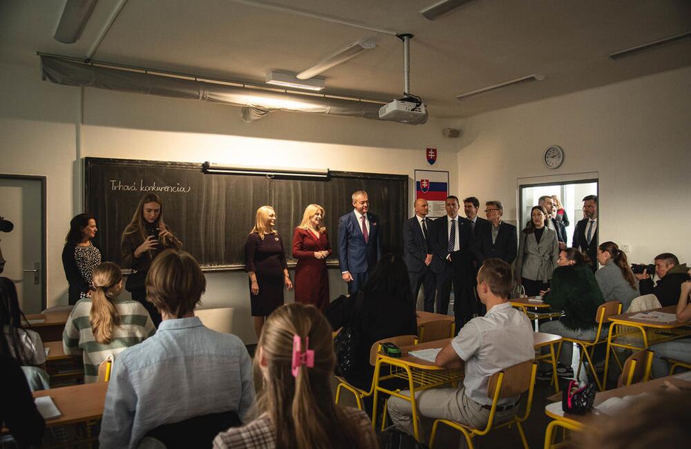 FOTO: Škola v Trenčíne získala jedinečné ocenenie, foto 12