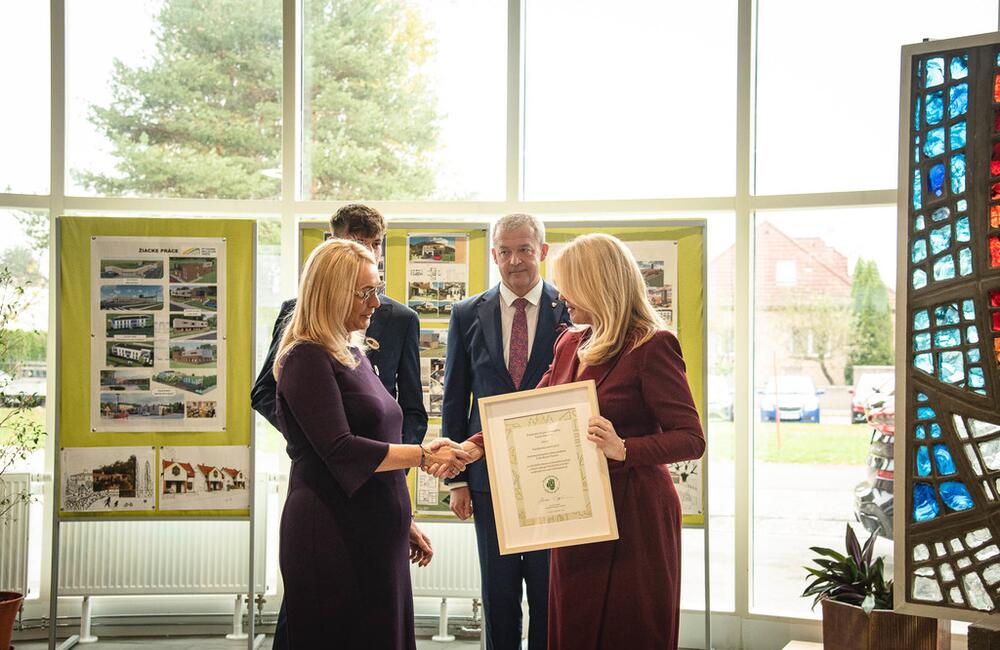 FOTO: Škola v Trenčíne získala jedinečné ocenenie, foto 31