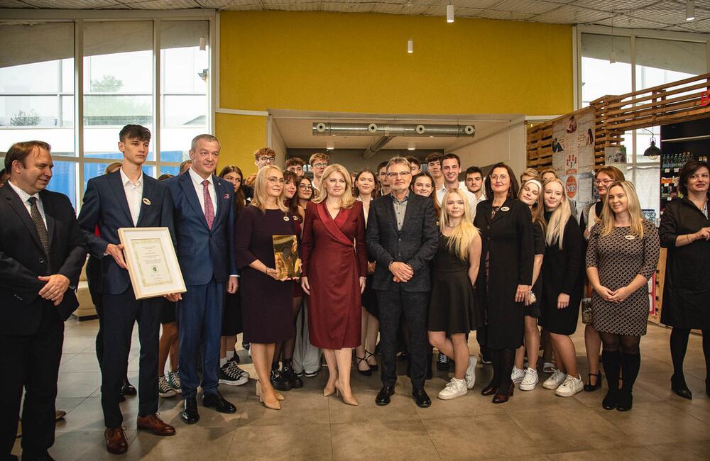 FOTO: Škola v Trenčíne získala jedinečné ocenenie, foto 35