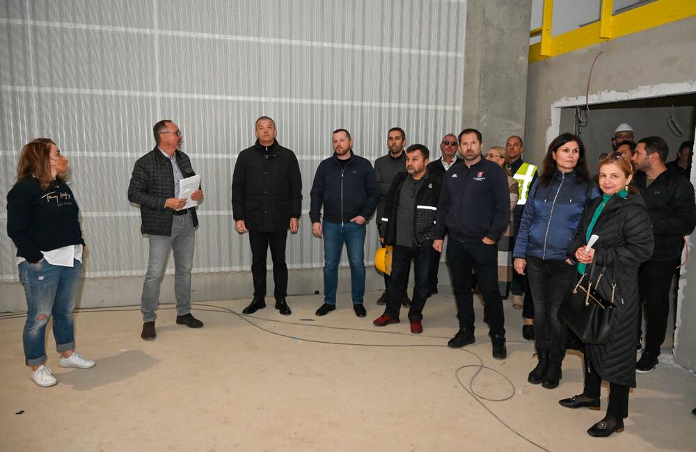 FOTO: Práce na hokejovej hale v Trenčíne postupne finišujú, foto 10