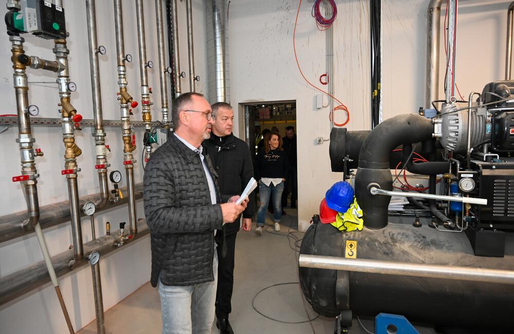 FOTO: Práce na hokejovej hale v Trenčíne postupne finišujú, foto 25