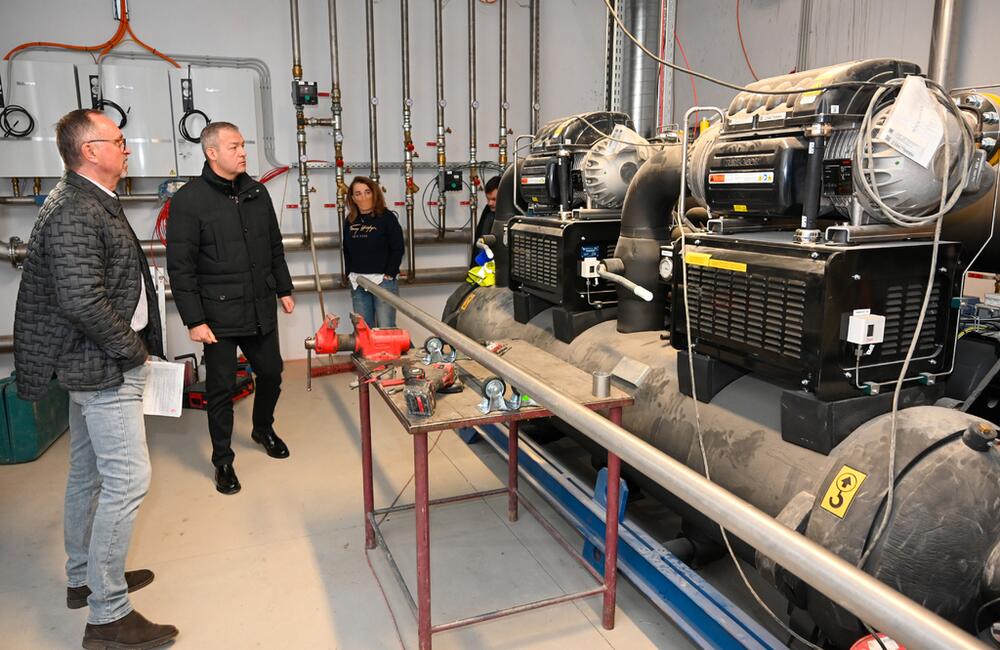 FOTO: Práce na hokejovej hale v Trenčíne postupne finišujú, foto 26