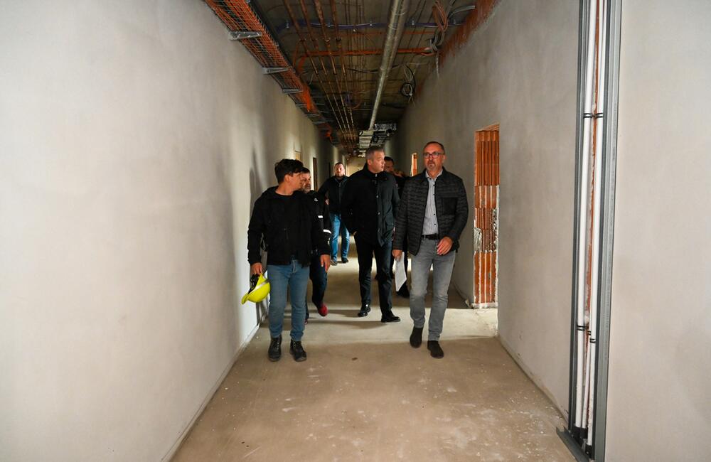 FOTO: Práce na hokejovej hale v Trenčíne postupne finišujú, foto 43