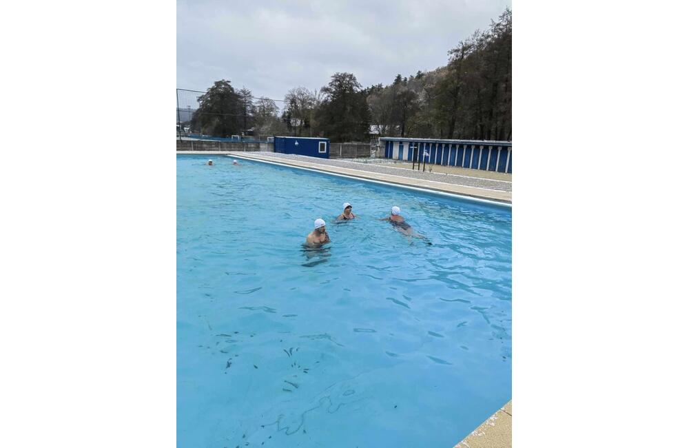 FOTO: Trúfli by ste si? Pre týchto ľudí má voda v letnom bazéne konečne tú správnu teplotu, foto 3