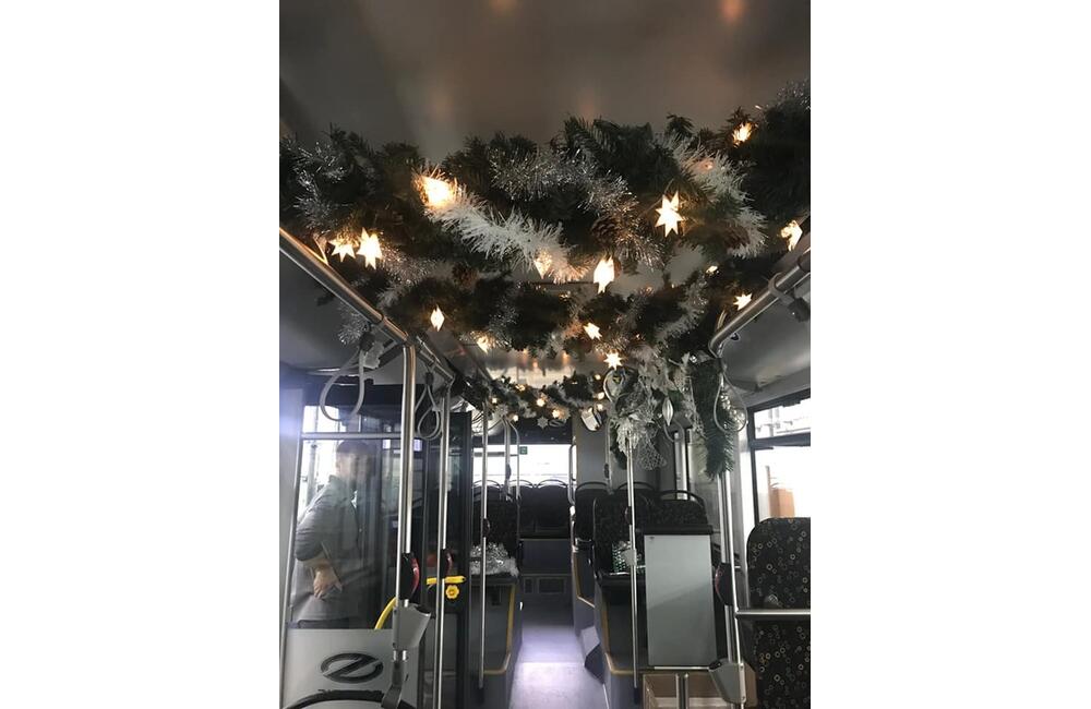 FOTO: Vianočný autobus opäť vyrazí do ulíc hornonitrianskej metropoly , foto 1