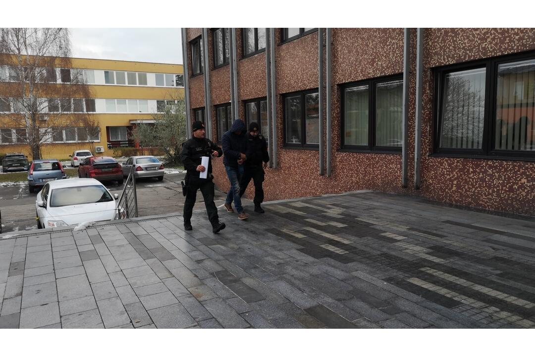 FOTO: Šokujúci prípad z Púchova. Stalker prenasledoval ženu dlhé mesiace, pretože sa nezmieril s rozchodom, foto 3