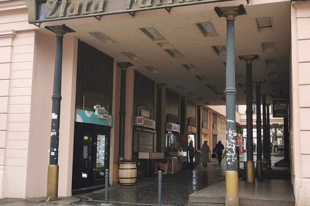 FOTO: Trenčianska pasáž Zlatá Fatima bude bez áut, foto 2