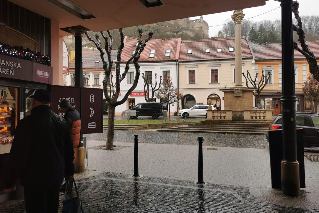 FOTO: Trenčianska pasáž Zlatá Fatima bude bez áut, foto 1