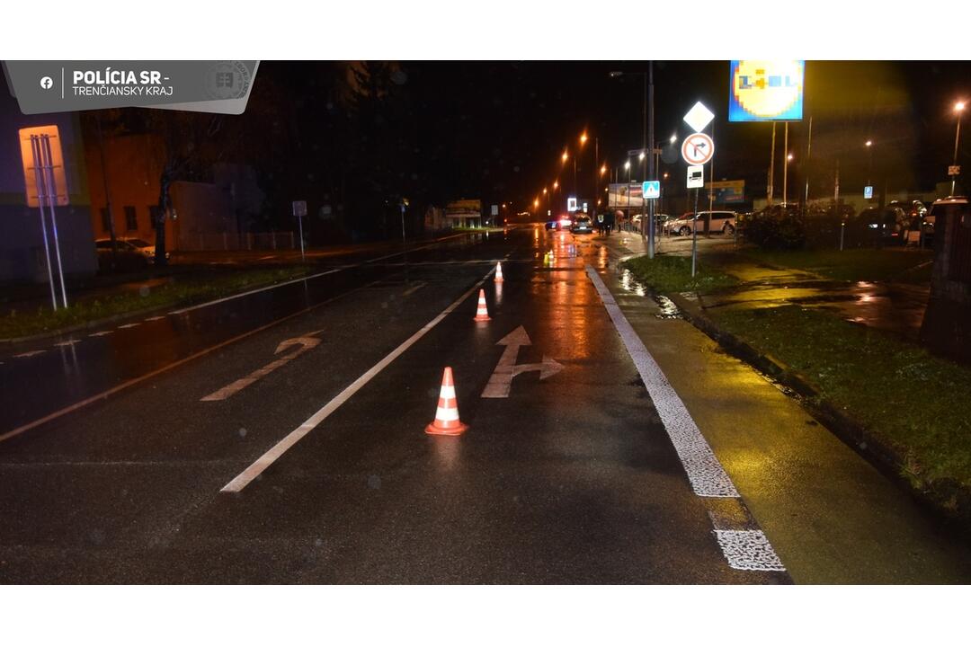 FOTO: Na priechode pre chodcov v Trenčíne došlo ku kolízii, foto 3