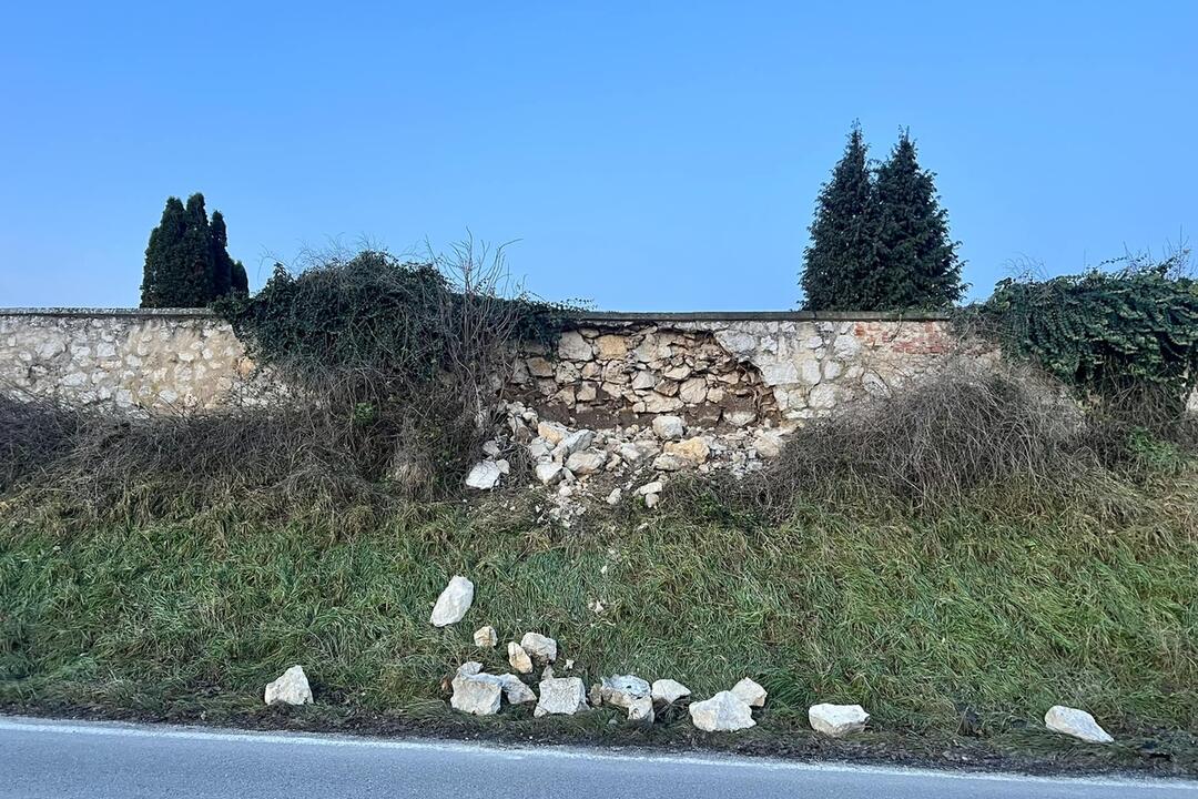 FOTO: Čiastočne uzavretá cesta v Novom Meste nad Váhom, foto 4