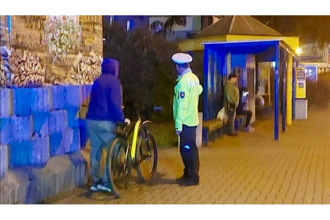 FOTO: Slovenskí cyklisti robia policajtom vrásky na čele, foto 1