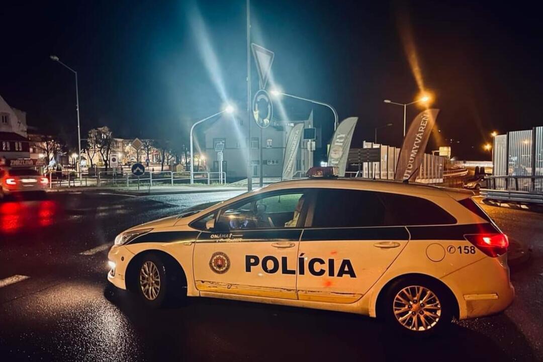 FOTO: Slovenskí cyklisti robia policajtom vrásky na čele, foto 2