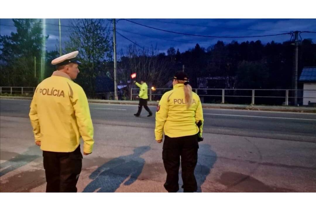 FOTO: Slovenskí cyklisti robia policajtom vrásky na čele, foto 3
