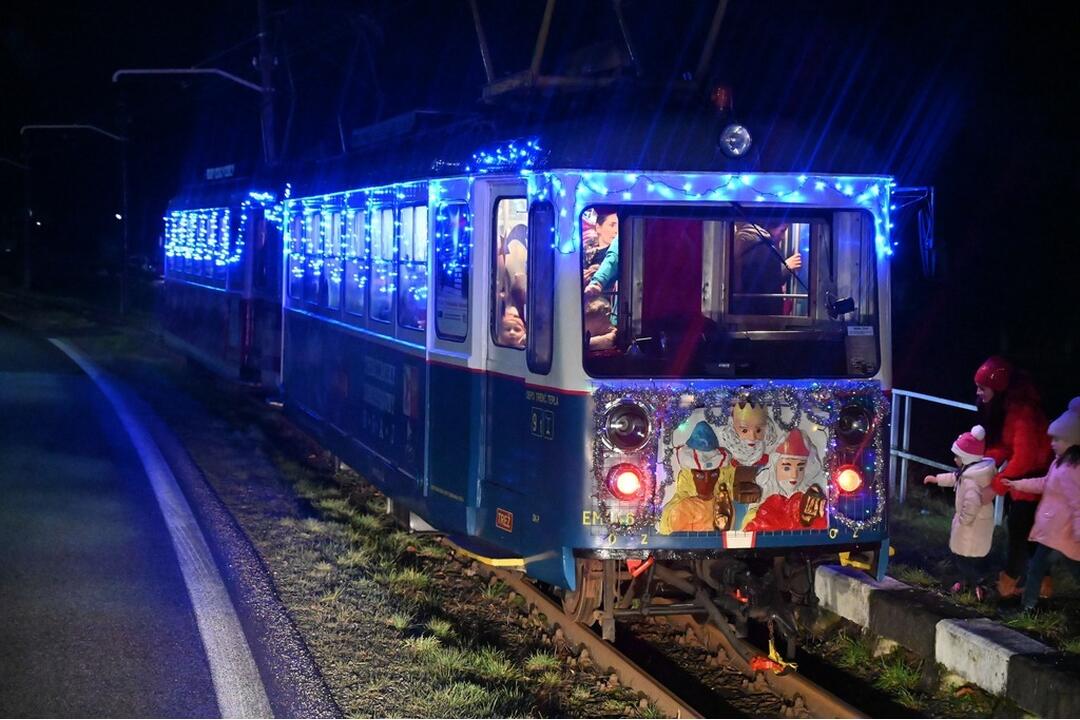FOTO: Výnimočná jazda na Trojkráľovej električke, foto 1