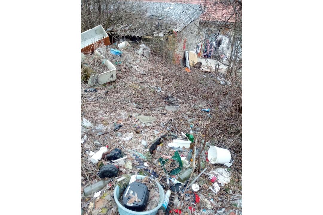 FOTO: Čierna skládka v Handlovej, foto 5