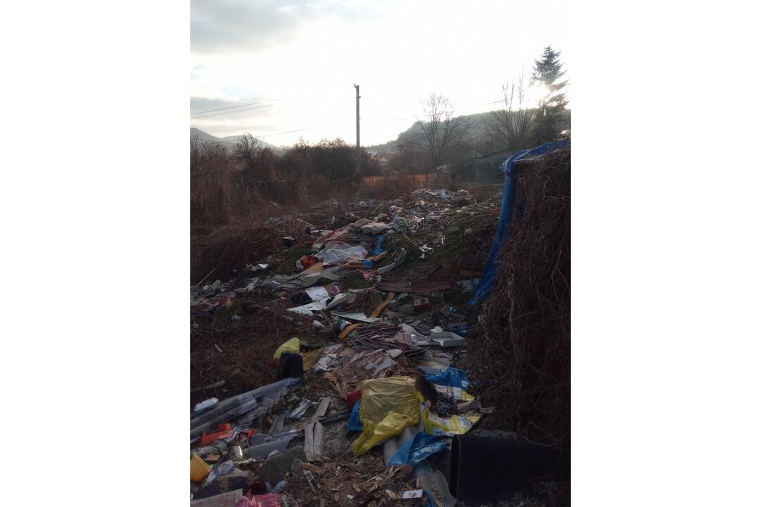 FOTO: Čierna skládka v Handlovej, foto 10