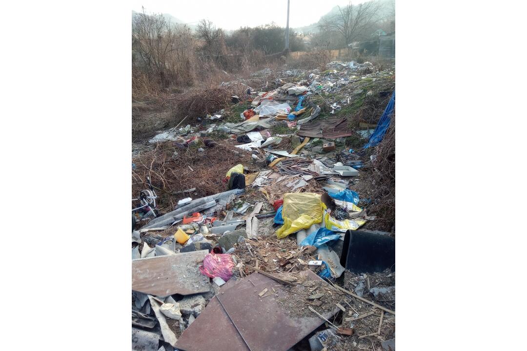 FOTO: Čierna skládka v Handlovej, foto 23