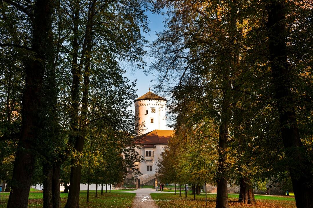 FOTO: Hrady a zámky z neobvyklých uhlov objektívom trenčianskeho fotografa, foto 7
