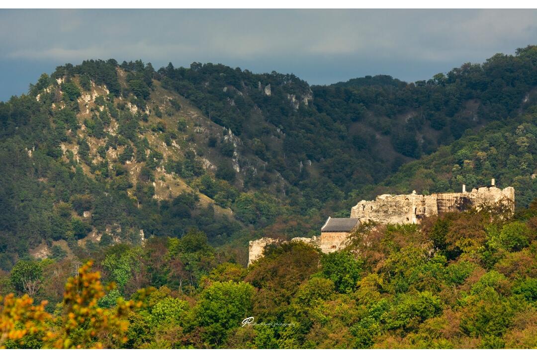 FOTO: Hrady a zámky z neobvyklých uhlov objektívom trenčianskeho fotografa, foto 10