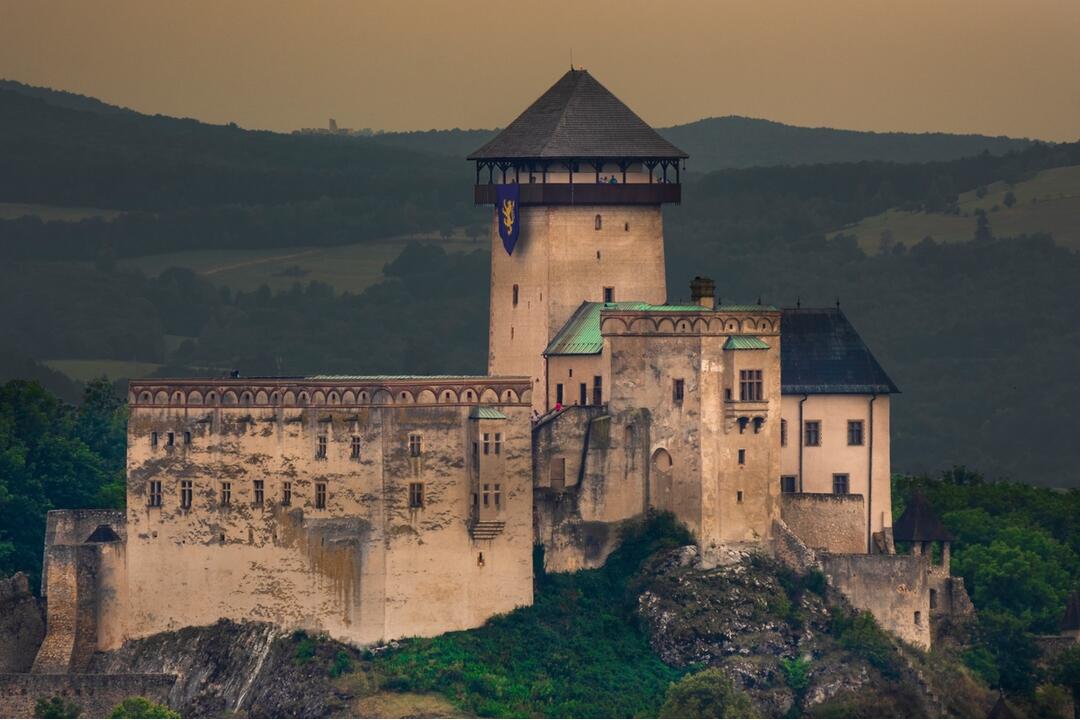 FOTO: Hrady a zámky z neobvyklých uhlov objektívom trenčianskeho fotografa, foto 40