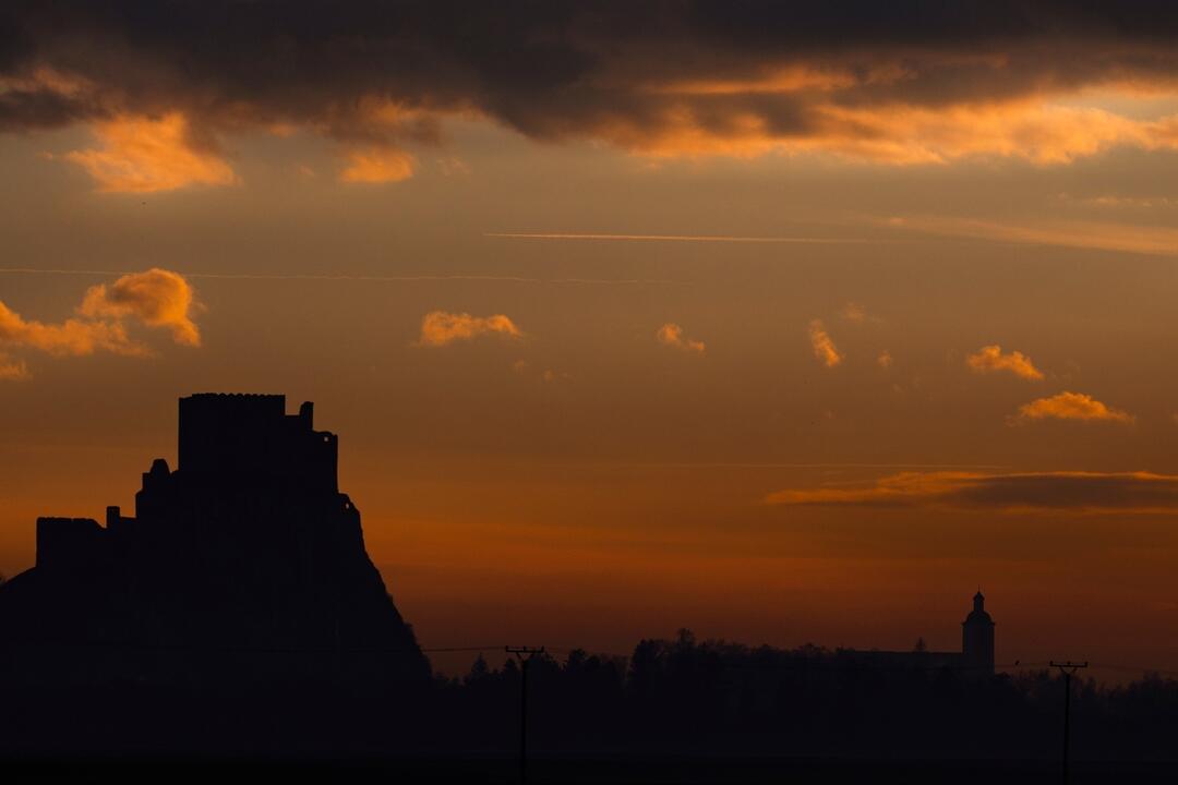 FOTO: Hrady a zámky z neobvyklých uhlov objektívom trenčianskeho fotografa, foto 42
