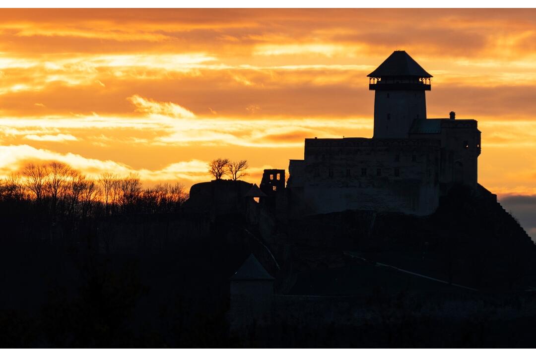 FOTO: Hrady a zámky z neobvyklých uhlov objektívom trenčianskeho fotografa, foto 45