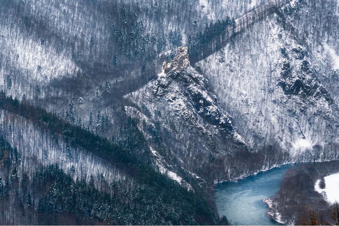 FOTO: Hrady a zámky z neobvyklých uhlov objektívom trenčianskeho fotografa, foto 46