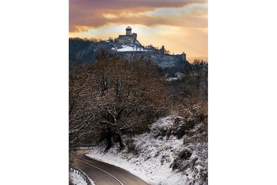 FOTO: Hrady a zámky z neobvyklých uhlov objektívom trenčianskeho fotografa, foto 48