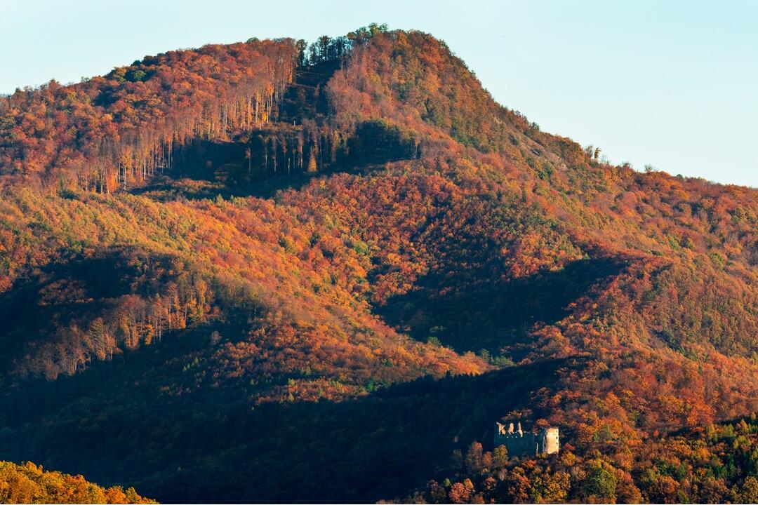 FOTO: Hrady a zámky z neobvyklých uhlov objektívom trenčianskeho fotografa, foto 54