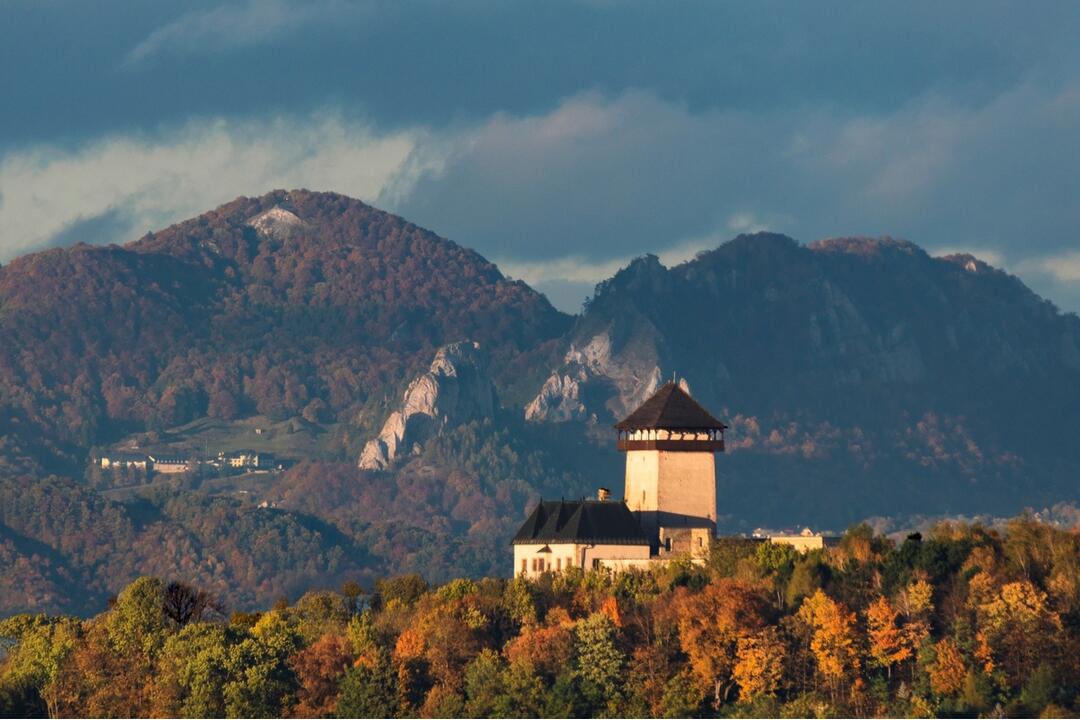 FOTO: Hrady a zámky z neobvyklých uhlov objektívom trenčianskeho fotografa, foto 58