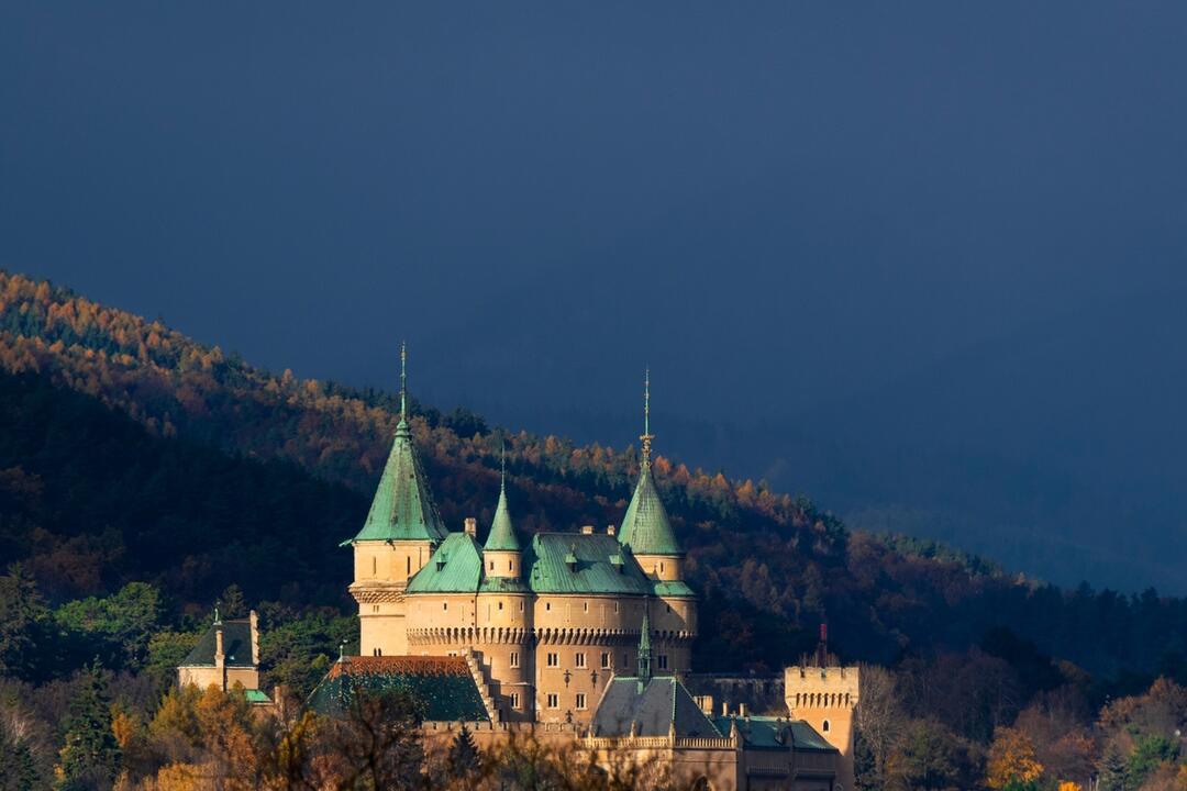 FOTO: Hrady a zámky z neobvyklých uhlov objektívom trenčianskeho fotografa, foto 78