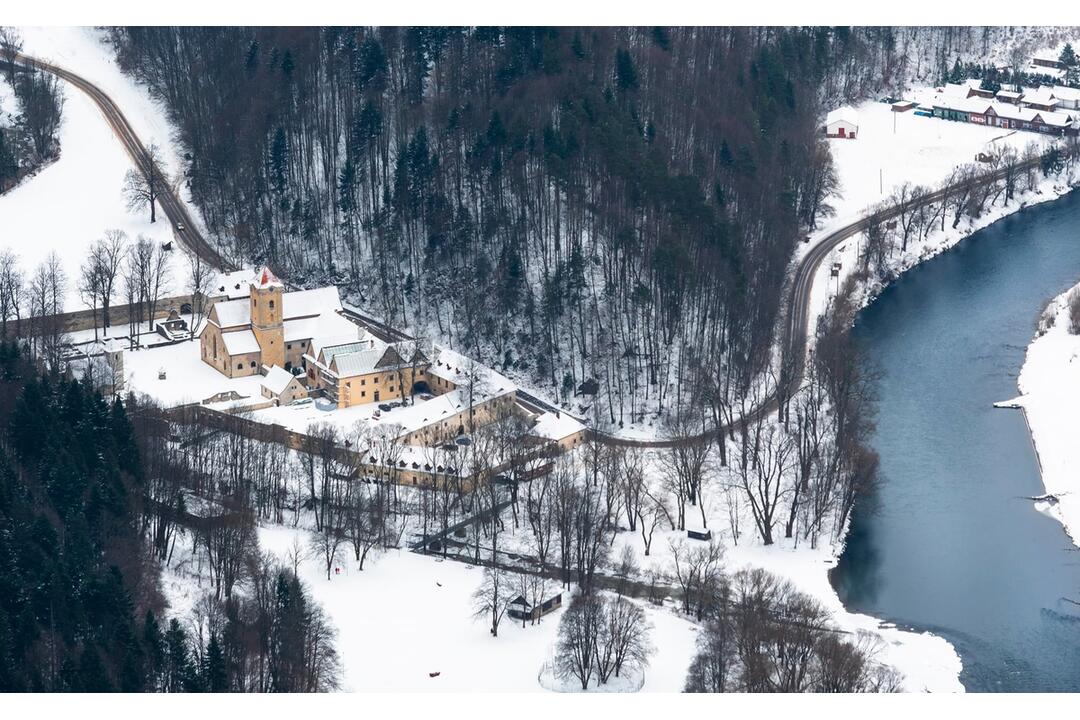 FOTO: Hrady a zámky z neobvyklých uhlov objektívom trenčianskeho fotografa, foto 82