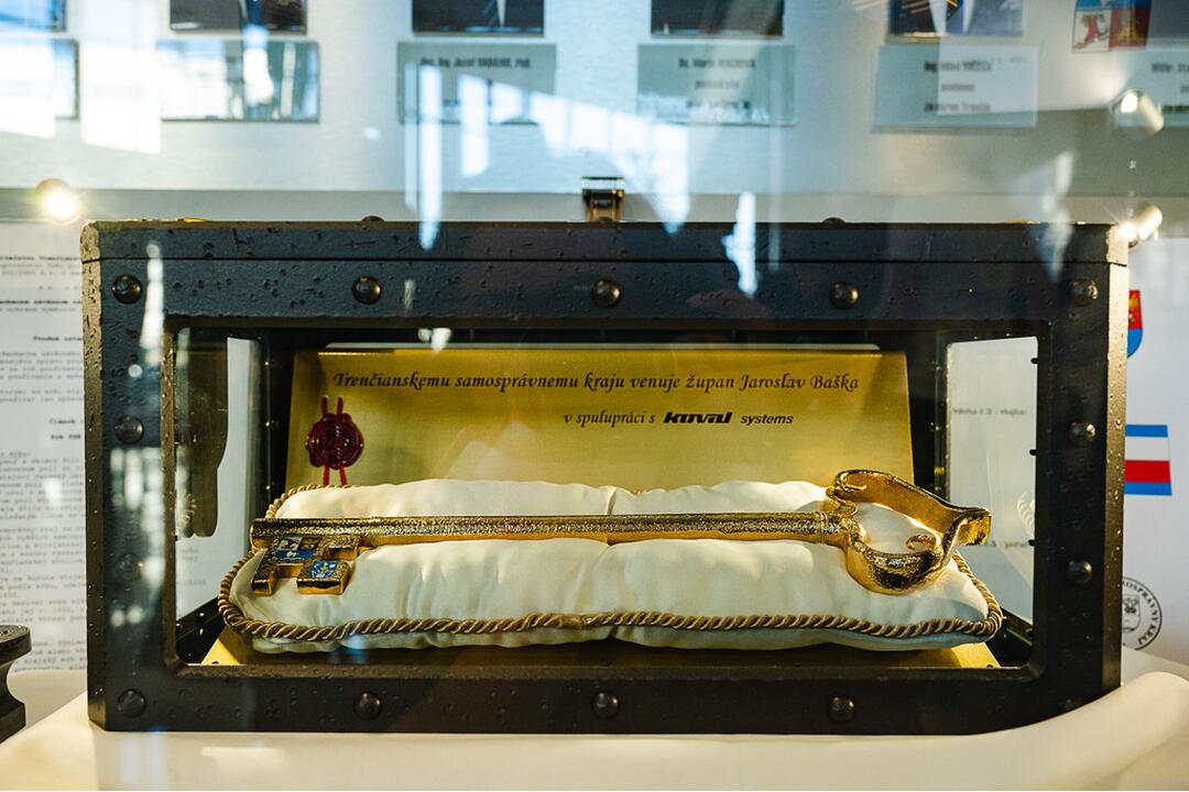 FOTO: Historický odkaz regiónu vo vestibule župného úradu, foto 3