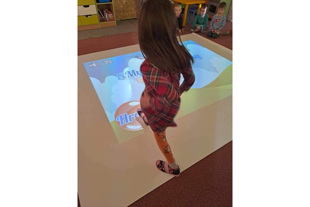 FOTO: Deti v prievidzských škôlkach sa tešia z novej pomôcky, foto 3