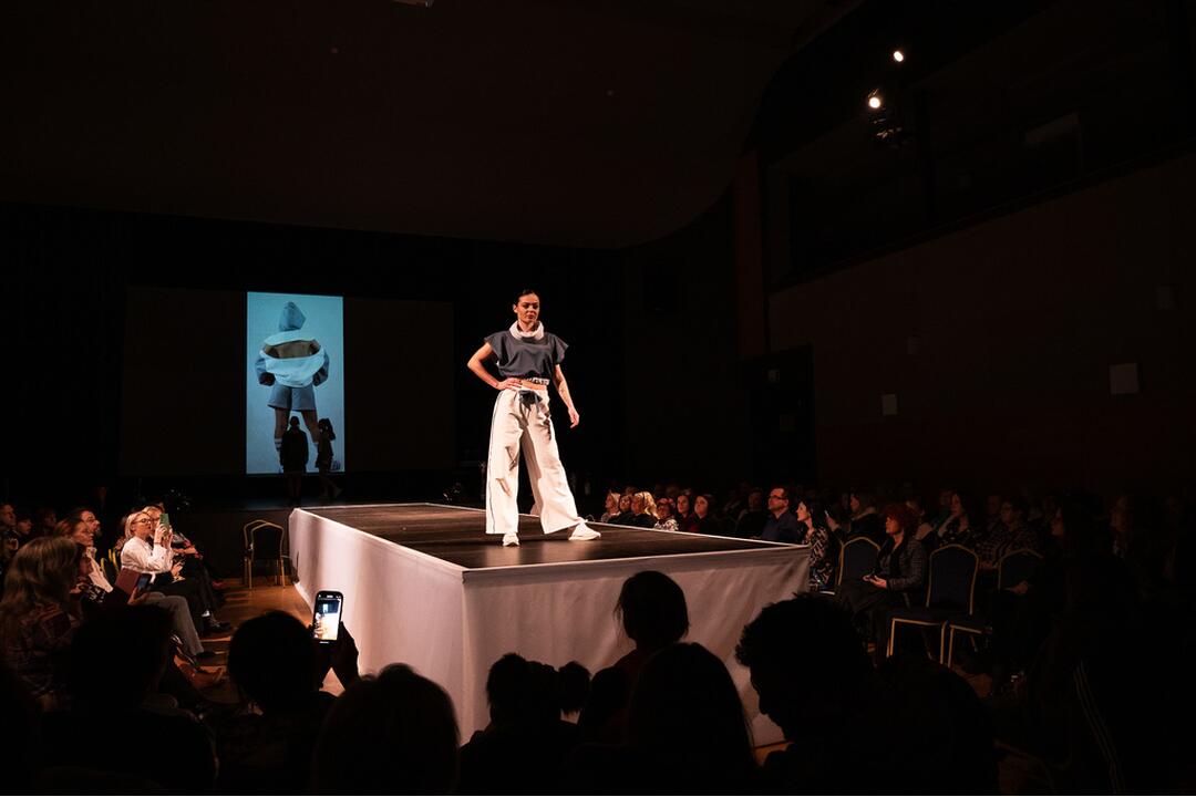 FOTO: Módna prehliadka študentov z Púchova a Trenčína, foto 9