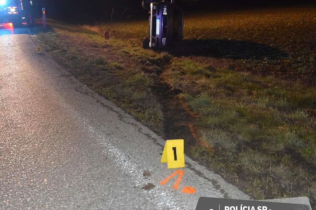 FOTO: Vodič si v pohode šoféroval, keď zrazu sa mu do cesty postavil svah! Príčina bola policajtom hneď jasná, foto 4