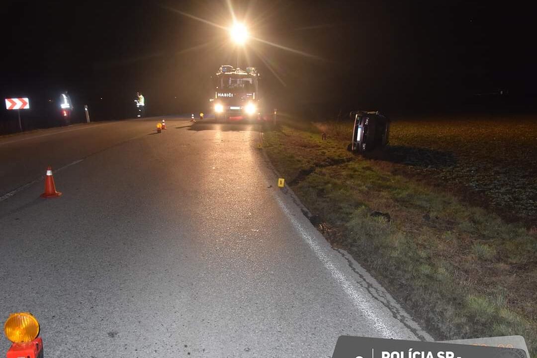 FOTO: Vodič si v pohode šoféroval, keď zrazu sa mu do cesty postavil svah! Príčina bola policajtom hneď jasná, foto 5