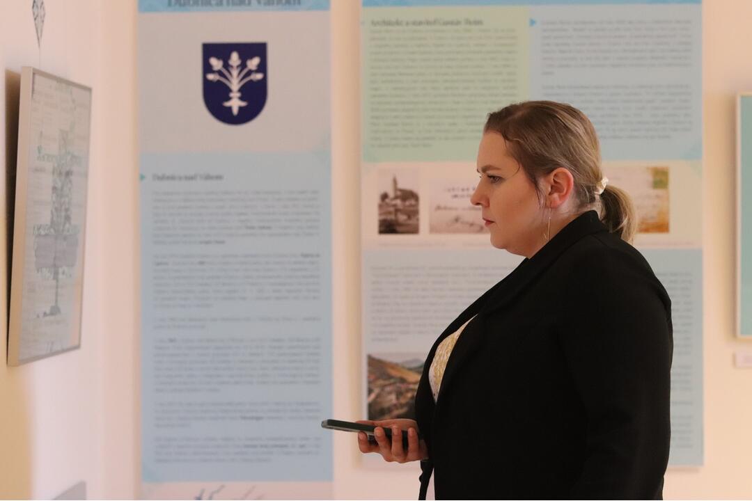 FOTO: Toto musíte vidieť! V Dubnici vystavujú fotografie starých budov aj vzácne dokumenty, foto 5