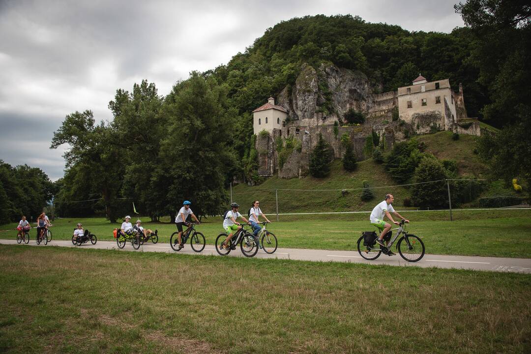 FOTO: Z Trenčianskeho hradu sa budete môcť odviezť k hradu Brumov na bicykli, foto 10