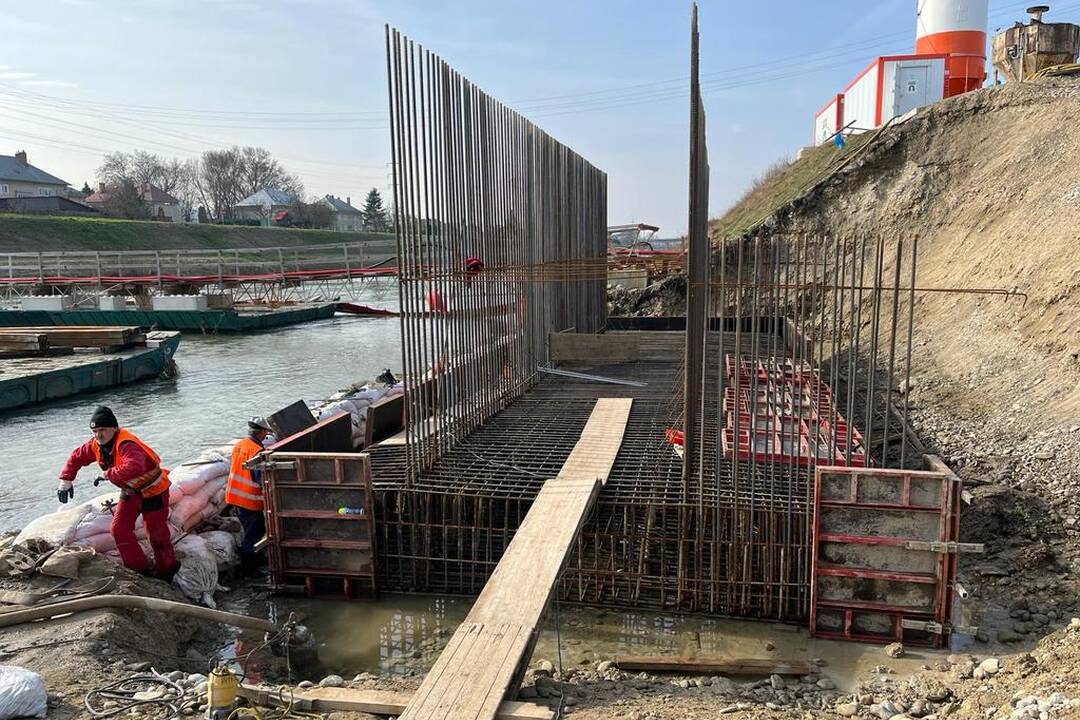 FOTO: Práce na moste v Ilave pokračujú, foto 2