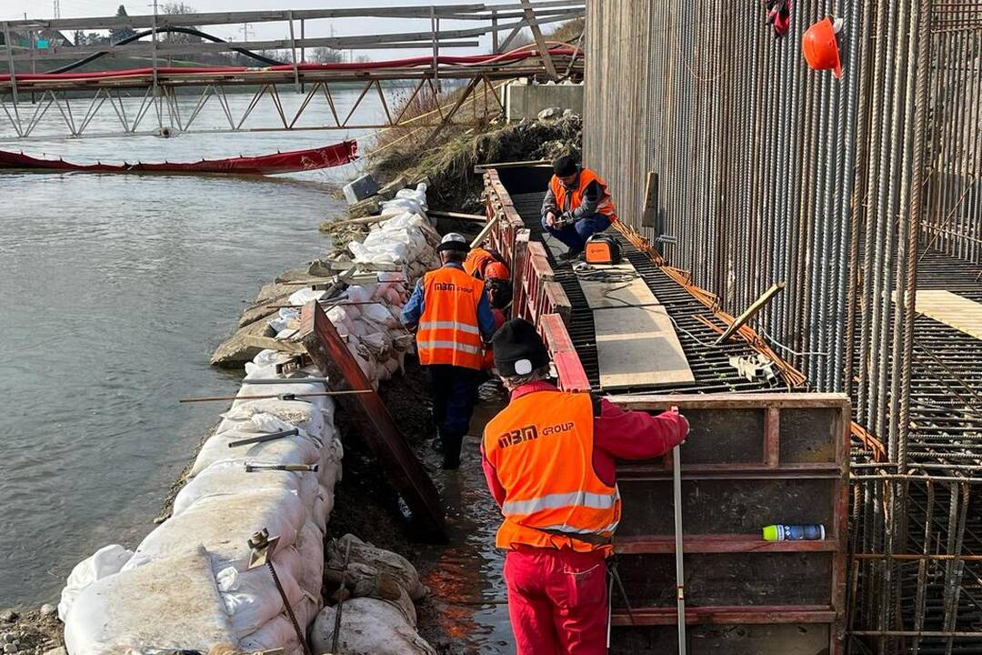 FOTO: Práce na moste v Ilave pokračujú, foto 6