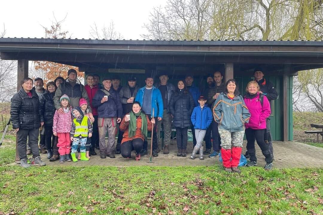 FOTO: Ruky, nohy im dolámať. Hnus, čo nechali nespratníci na ceste k priehrade!, foto 10