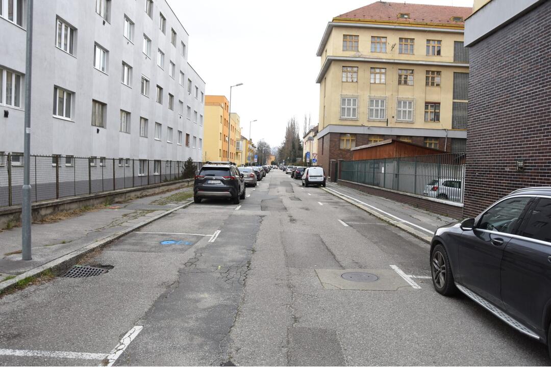 FOTO: Plynári, Vodári a mesto v akcii. Ulicu generála Goliana v Trenčíne čakajú veľké rekonštrukcie, foto 3