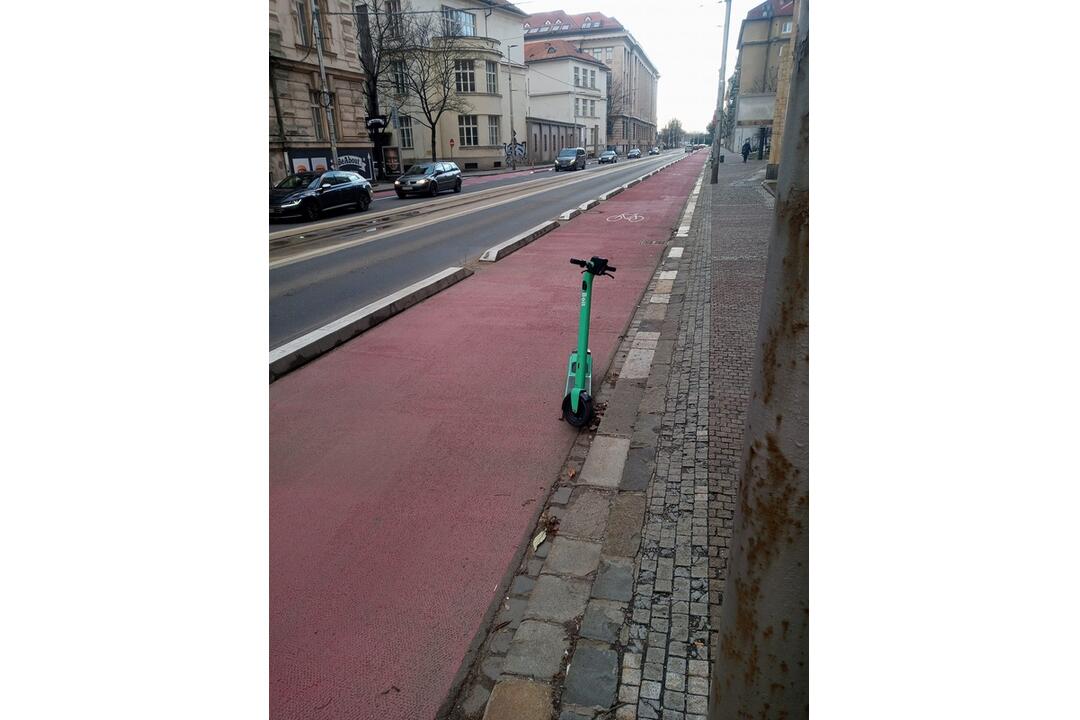 FOTO: Zazvoní tomuto dopravnému prostriedku v slovenských mestách umieráčik? Petíciu za jeho zákaz podpísali stovky ľudí, foto 4