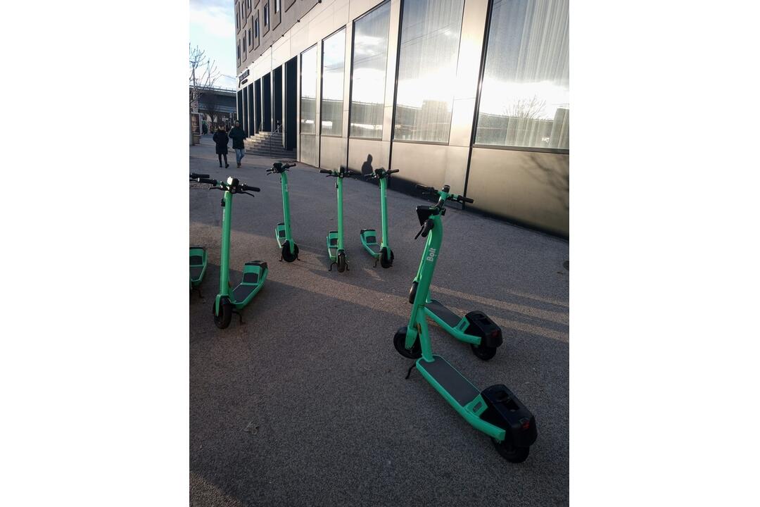 FOTO: Zazvoní tomuto dopravnému prostriedku v slovenských mestách umieráčik? Petíciu za jeho zákaz podpísali stovky ľudí, foto 5