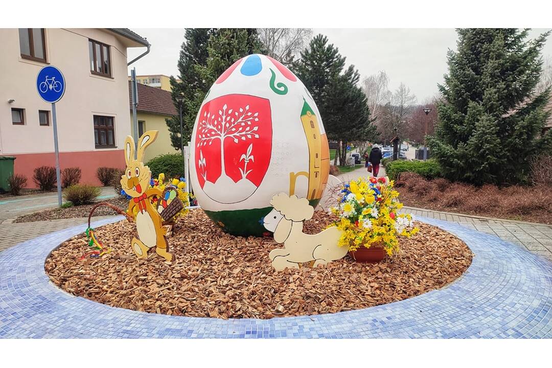 FOTO: Šikovné deti takto krásne vyzdobili Brezovú. Pozrite sa, ako mesto vďaka nim opeknelo, foto 4