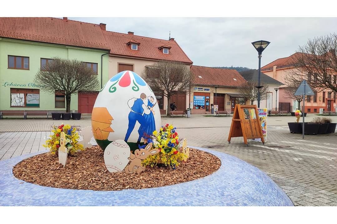 FOTO: Šikovné deti takto krásne vyzdobili Brezovú. Pozrite sa, ako mesto vďaka nim opeknelo, foto 6